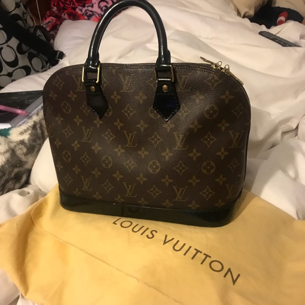 Louis Vuitton Alma PM